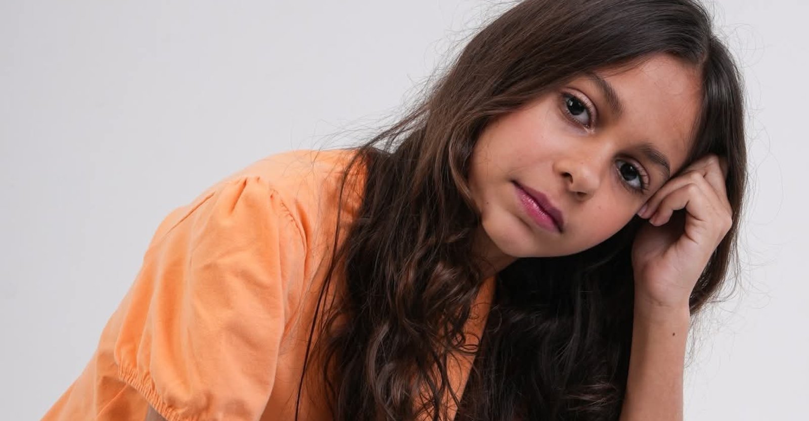 Sarah  Souza: conheça a trajetória e os sonhos da jovem modelo